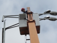 Зам.-кметът Евгени Крусев провери ремонта на уличното осветление по бул. „Симеоновско шосе“