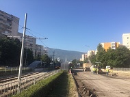 Започна ремонт на пътното платно на бул. “България“, възстановено е движението на трамвай № 7