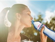 Столичната община организира раздаване на минерална вода