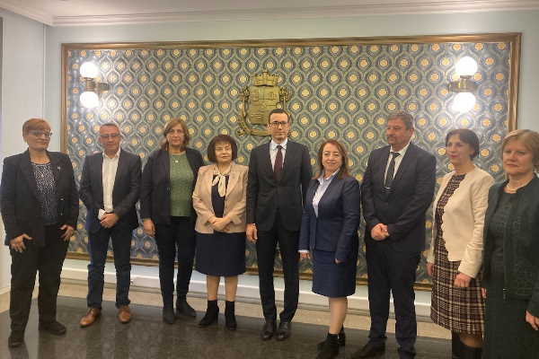 Кметът Терзиев и социалните партньори подписаха Анекс към КТД за системата на образованието