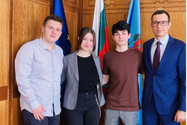 Кметът Терзиев обсъди сътрудничеството между общината и Софийския ученически съвет в работата за младите хора на София