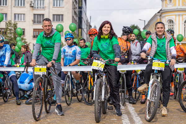 Спортни знаменитости поведоха Велошествие за по-чист въздух в София