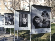 Изложба представя легендарната Невена Коканова в Галерията на открито в Градската градина