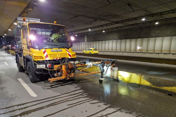 Над 50 декара обществени площи са почистени от прорасли, вследствие на дъждовете треви