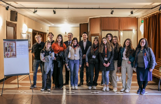 Зам.-кметът на София Мирослав Боршош се срещна с участниците в Международния фестивал за училищен театър на испански език