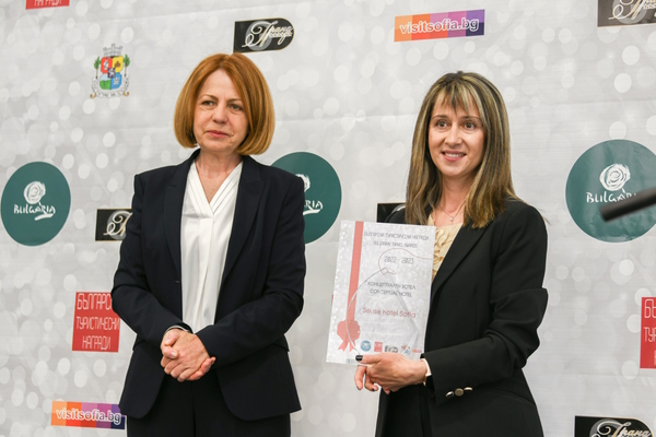 Кметът Фандъкова участва във връчването на наградите на туристическия сектор