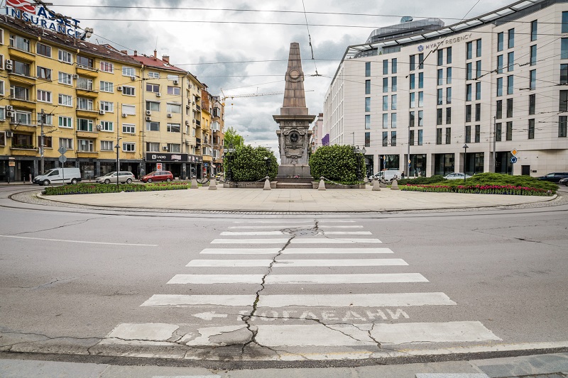 Кръговото кръстовище при паметника на Васил Левски ще бъде преасфалтирано