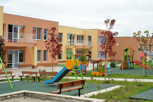 Общо 10 954 деца са приети на първо класиране в общинските детски градини и ясли в София