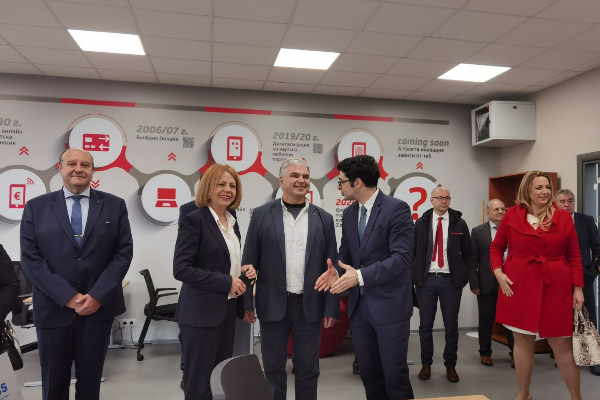 Кметът на София Йорданка Фандъкова присъства на откриването на Център за дигитални технологии към Техническия университет – София