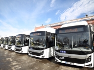 Нови 30 автобуса ще се движат от утре по линии 72 и 84