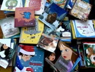 Столична община дарява книги на библиотеки, училища и социални заведения