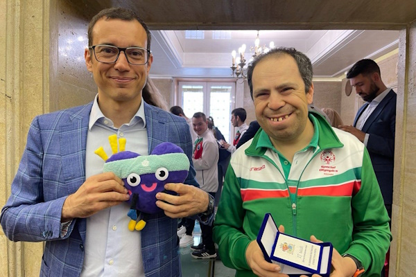 Кметът на София награди атлети в неравностойно положение