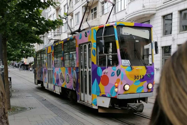 Трамвай на приказките се движи от днес в София