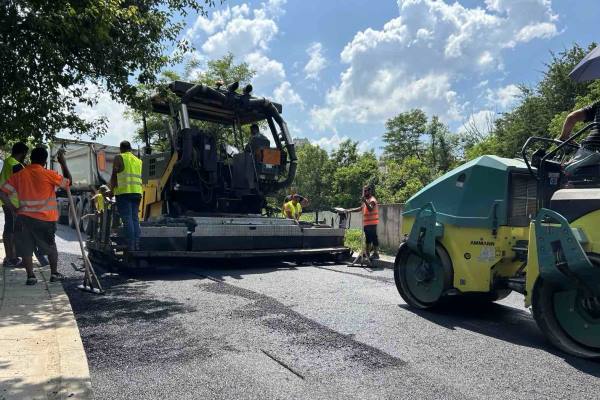 Възстановява се движението на превозни средства след аварийния ремонт на улицата край река Слатинска