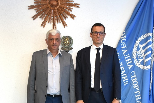 Кметът Васил Терзиев се срещна с ректора на НСА проф. Красимир Петков