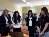 Кметът на София Йорданка Фандъкова и българският еврокомисар Мария Габриел посетиха Втора английска гимназия „Томас Джеферсън“