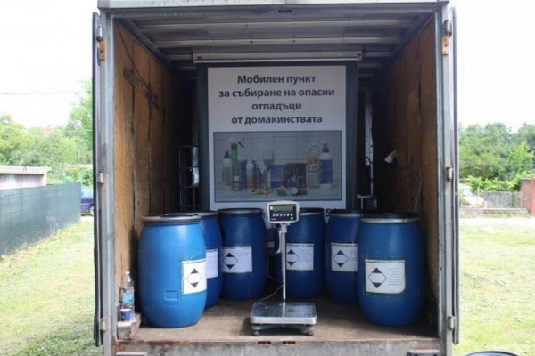 През лятото продължава събирането на опасни отпадъци от бита