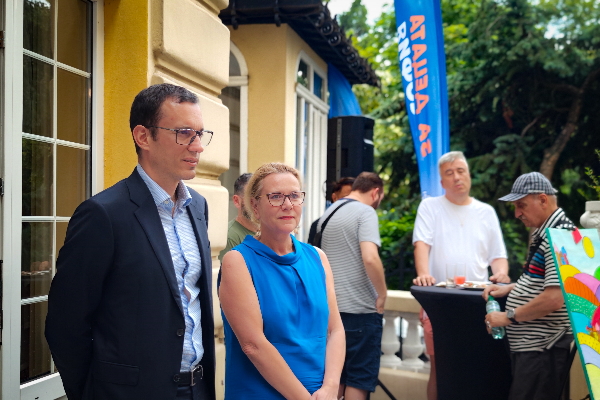 Благотворителна изложба и търг събраха над 5000 лева за бъдещето развитие на млади художници от социални заведения в София