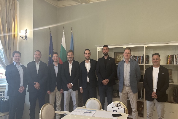 Среща на заместник-кмета Иван Василев и председателя на СОС Цветомир Петров с вицепрезидента на МФХЛ и с членовете на комисията за развитие на юношеския хокей