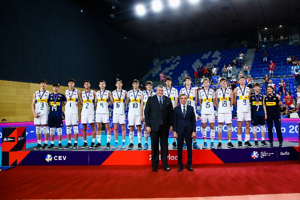 Кметът Терзиев връчи наградите в Европейското първенство по волейбол за юноши под 18 години