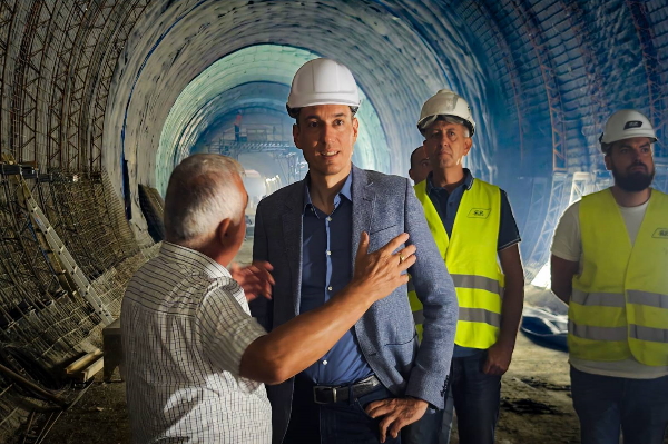 Васил Терзиев: Всички 10 станции на метрото, по които се работи в момента, се изпълняват в срок