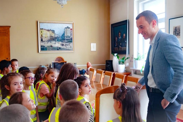 Столична община стартира туристическа пешеходна обиколка за деца по Програмата „Опознай София“ по случай Световния ден на туризма