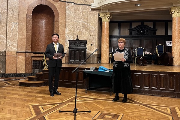 Церемония за обявяване на резултатите от Националния конкурс за есе (по сб. „И пораснала, ти си моя дъщеря“ на Минос)