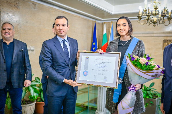 Камиа Ализаде получи отличието 