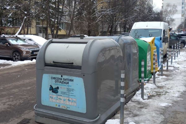 Продължава подмяната на старите контейнери с нова автоматизирана система