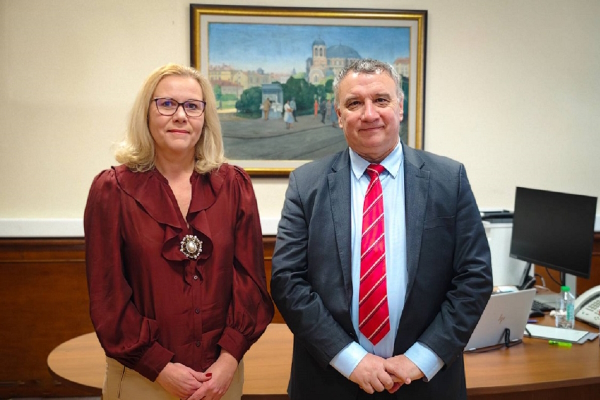 Столична община и УНСС обединяват сили в Програмата „По-голям брат/сестра“