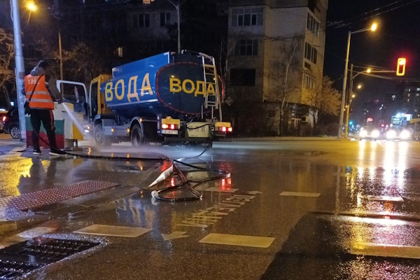 Столичната община нареди миене на ключови улици и булеварди в 