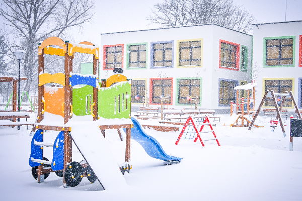 Зам.-кметът в направление „Финанси“ Иван Василев откри първата детската градина в Мировяне