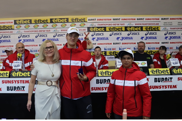 Надежда Бачева се срещна с българския отбор, който ще участва в Световните зимни игри на Спешъл Олимпикс