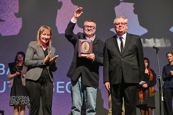 Зам.-кметът на Столичната община Благородна Здравкова връчи Наградата на София на изключителен принос към киноизкуството на Райко Гърлич