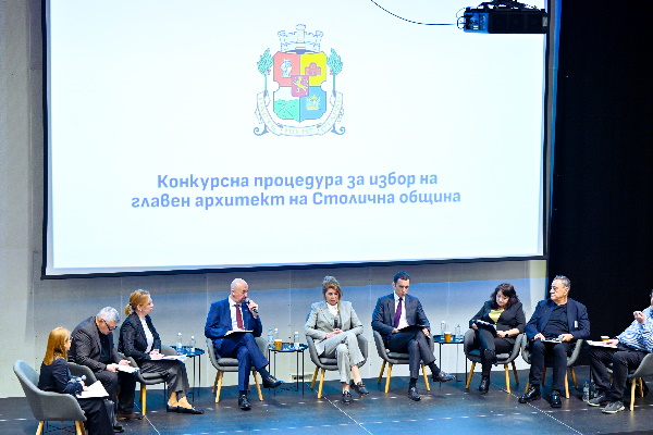 4 часа кандидатите за поста главен архитект на София отговаряха на въпроси на жури и граждани