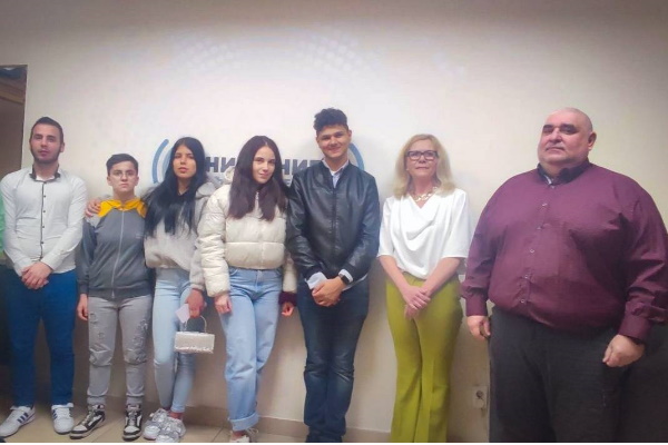 Деца от общинските центрове за настаняване от семеен тип за първи път влязоха в сградата на БНТ