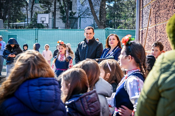 Кметът Васил Терзиев и кметът на Панчарево Евгения Алексиева дадоха старт на строителството на нова сграда към 83. училище