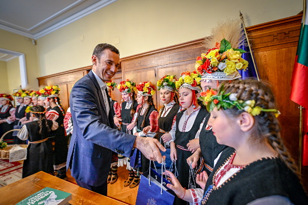 Лазарки с благослов в Столичната община