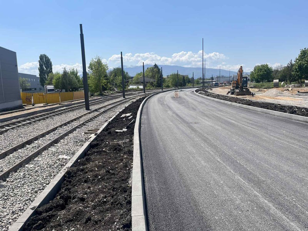 С бързи темпове продължава изграждането на бул. „Рожен“ до 