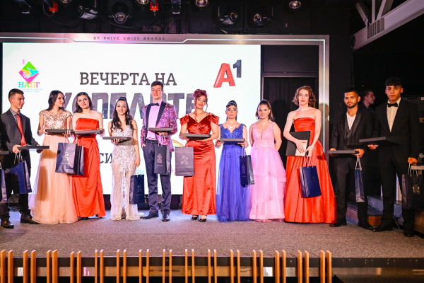 Кметът Васил Терзиев поздрави абитуриенти от приемни семейства