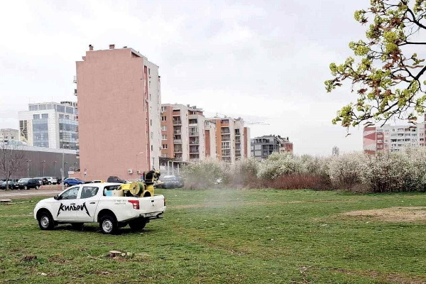 Започнаха юнските обработки срещу комари и бълхи на територията на Столична община