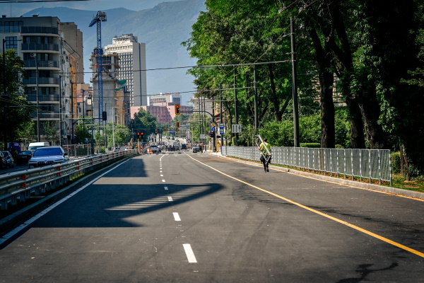 Граждани с увредено зрение направиха проверка на изпълнението на достъпната среда за незрящи на ул. “Опълченска“
