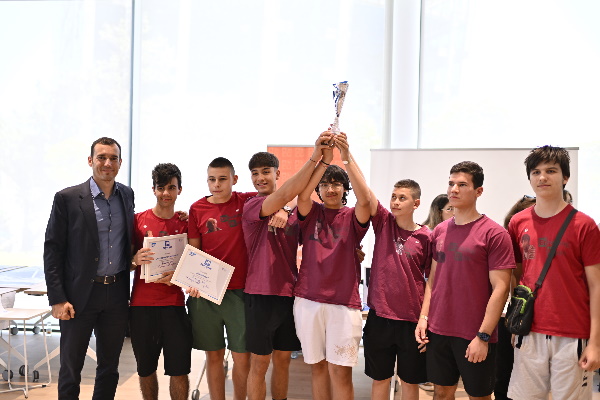 Кметът Васил Терзиев връчи наградите в юбилейното 10. състезание „Роботика за България“