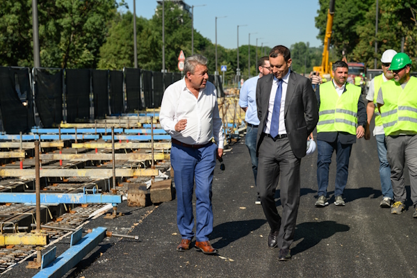 Кметът Васил Терзиев провери ремонта на бул. “Александър Стамболийски“