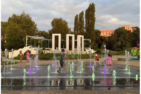 Фонтанът в парк „Възраждане“ отново работи