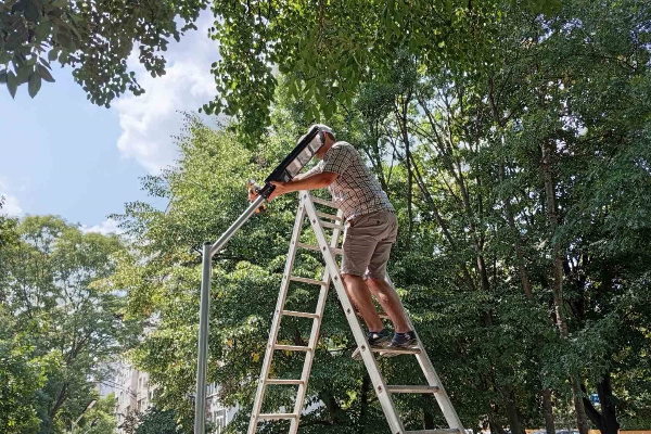 4 междублокови пространства в кв. „Мусагеница“ и кв. „Дървеница“ са осветени със соларни лампи