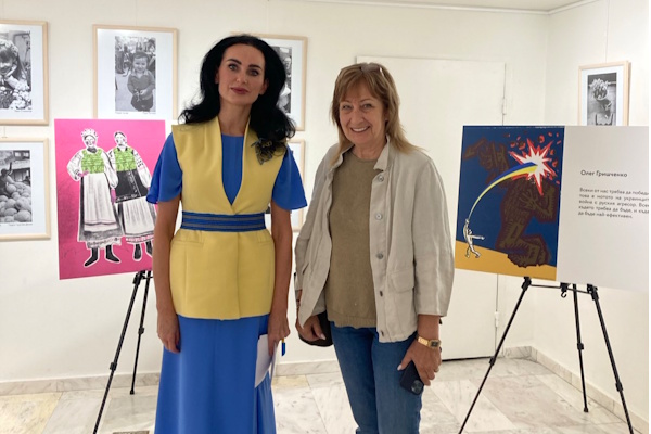 Зам.-кметът на София Благородна Здравкова присъства на откриването на международната изложба SupportUkrainePIC