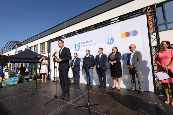 Кметът Васил Терзиев участва в откриването на новата сграда на училище и детска градина „Увекинд“ в София