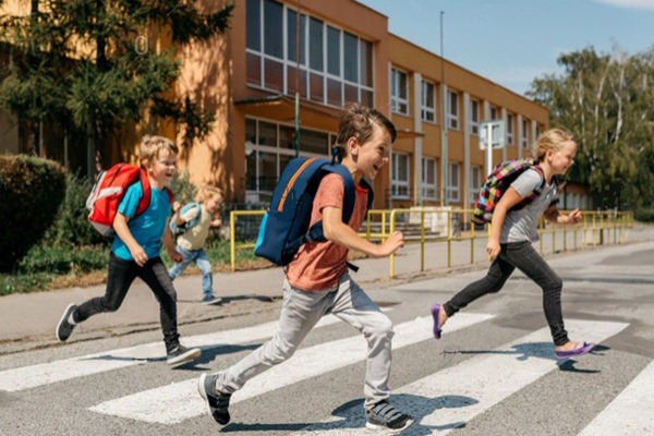 Васил Терзиев с две нови инициативи за столичните училища: Началото на всяка седмица да започва с химна на Р. България и Европа и всеки ден физическа активност за деца от 1. до 4. клас
