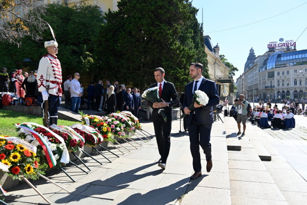 „Столицата ни трябва да бъде жив символ на независимостта – със своето развитие, със своите хора, със своя дух“, заяви кметът  Васил Терзиев по повод Деня на независимостта